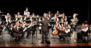 Concerto reúne Orquestra Cubatão Sinfonia e Coral Municipal de Santos