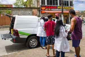 Carro da Vacina imuniza mais de 240 pessoas em cinco dias em São Vicente