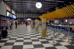 Três aeroportos brasileiros terão postos de vacinação contra covid-19