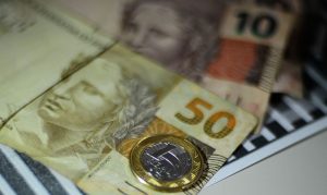 Economia brasileira cai 0,1% no terceiro trimestre deste ano
