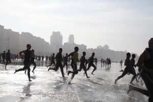 Torneio internacional de triatlo terá vagas gratuitas para moradores de Santos