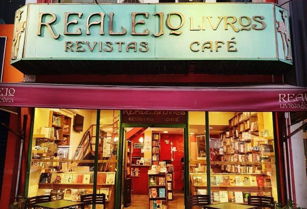 Realejo Livros lança vaquinha virtual para reconstruir parklet e fachada