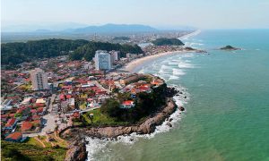 City-tour gratuito apresenta pontos turísticos de Itanhaém