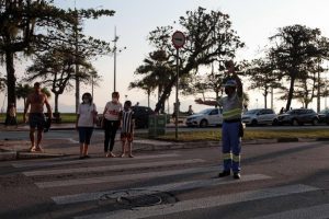 Operação Travessia Segura começa neste sábado na orla de Santos