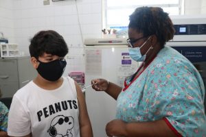 Santos terá dez postos para vacinar crianças de 5 a 11 anos no feriado