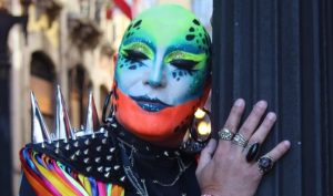 Documentário conta história de Punk Klô, a primeira drag queen de Santos