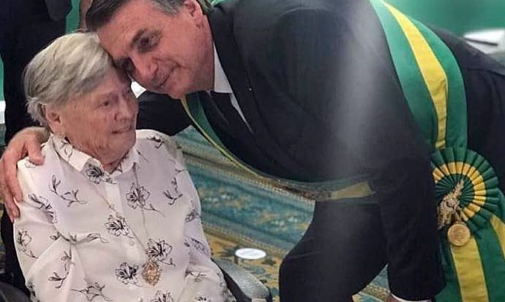 Mãe de Jair Bolsonaro morre aos 94 anos
