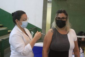Saiba onde se vacinar contra a covid-19 em Santos nesta semana