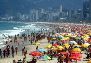 Brasil tem a segunda melhor praia gay do mundo, diz site
