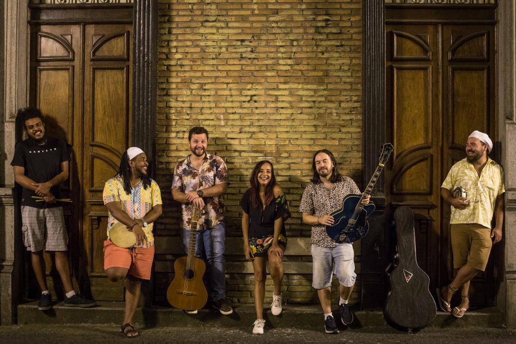 Teatro Guarany em Santos recebe show de estreia da Banda Fizeram a Elza