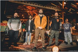 Banda Maneva faz show em Santos