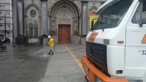 Praça da Igreja do Embaré em Santos recebe reparos