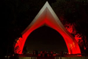 Em São Vicente, Memorial dos 500 Anos recebe iluminação em homenagem às mulheres