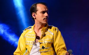 Queen Cover se apresenta no Praiamar Shopping