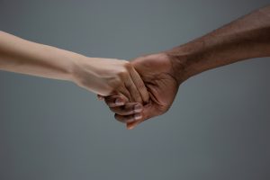 Santos propõe criação de fundo municipal para financiar o combate ao racismo