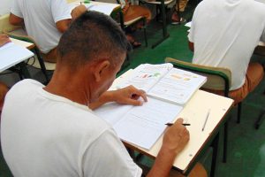 Mais de 400 detentos da Baixada Santista são inscritos na Olimpíada de Matemática