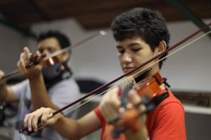 Santos oferece vagas para cursos de dança e música na Zona Noroeste e Caruara