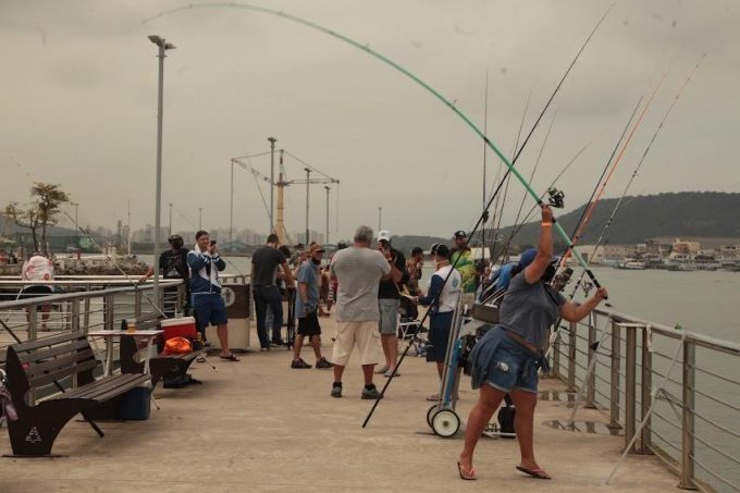 Deck do Pescador em Santos terá torneio de pesca