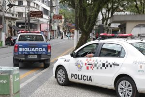 PM fecha ruas em Santos para tiroteio simulado