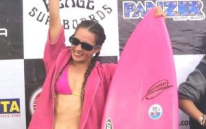 Surfistas de Santos conquistam prata e bronze em prova regional