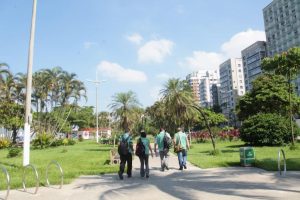 Ação contra o mosquito da Dengue percorrerá orla da praia de Santos nesta quinta-feira