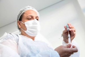 Campanhas de vacinação serão retomadas em Santos na segunda-feira