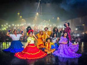 Teatro Procópio Ferreira em Guarujá recebe espetáculo e stand-up comedy no domingo