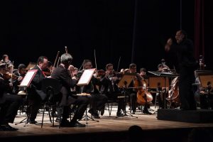 Orquestra Sinfônica de Santos apresenta ‘Uma noite com Brahms’ no Municipal