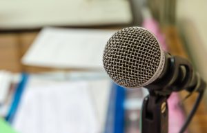 Curso gratuito ensina técnicas de oratória e comunicação em Santos