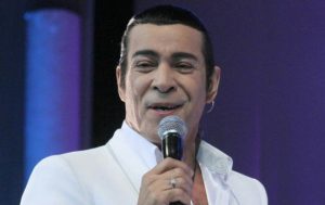Elymar Santos celebra 30 anos de carreira com show no Teatro Municipal