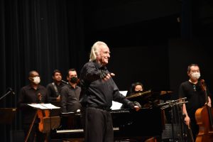 Concerto em Santos reúne Orquestra de Cordas Bachiana Filarmônica e maestro João Carlos Martins