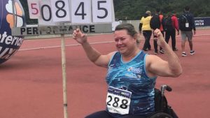 Atleta santista volta a bater recorde mundial no arremesso de peso