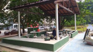 Praça do Sesc em Santos ganha novo quiosque com mesas para jogos