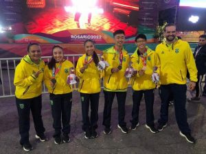 Mesatenista de Santos comanda o Brasil no título dos Jogos Sul-Americanos da Juventude