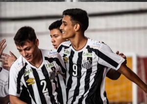 Futsal sub-18 de Santos avança no Campeonato Metropolitano da modalidade