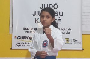 Carateca de Guarujá conquista título no Mundialito em Santos