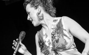Festa Nacional Italiana em Santos terá show de Mel Freire