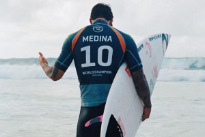 Eliminado em etapa mundial, Gabriel Medina polemiza nas redes sociais