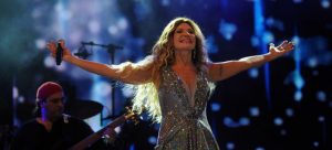 Elba Ramalho, Alceu Valença e Sorriso Maroto agitam Vila Junina em PG