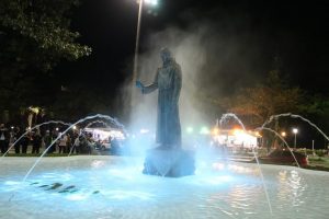 Comemorações do centenário da Igreja do Embaré iniciam com entrega da nova fonte