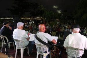 Chorinho e baile agitam a orla de Santos no fim de semana