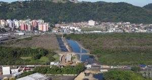 Obras contra enchentes no Rio Saboó em Santos entram em nova etapa