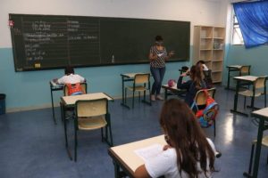 Projeto-piloto em Santos leva vacinação contra o HPV para dentro das escolas