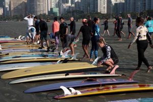Escola Radical de Surfe de Santos celebra 31 anos
