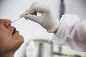 Aplicação de testes de covid em Santos muda de horário