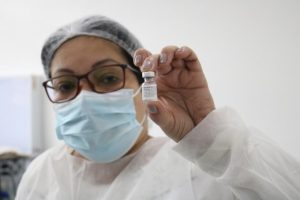 Santos inicia segundo reforço da vacina contra covid para público 50+