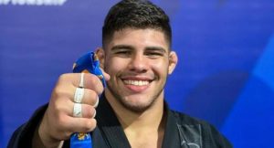 Lutador de Santos brilha nos EUA e é bicampeão mundial de jiu-jitsu