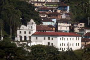Revitalização de escadaria de morro de Santos beneficiará moradores e turistas