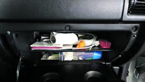 O que se pode ou não deixar dentro do carro