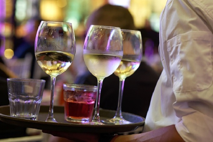 Cursos nas áreas de hotelaria e restaurante abrem vagas em Santos e Guarujá